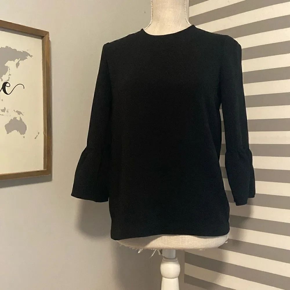 Madewell Black Bell Sleeve Lightweight Keyhole Button Back Chic Blouse Size XXS